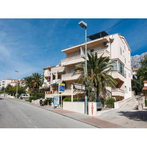 Apartments by the sea Makarska - 16720