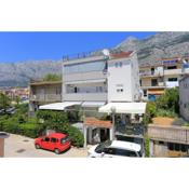 Apartments by the sea Makarska - 2630