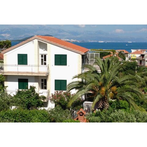 Apartments by the sea Slatine, Ciovo - 6061