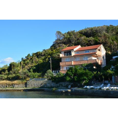 Apartments by the sea Supetarska Draga - Donja, Rab - 17201