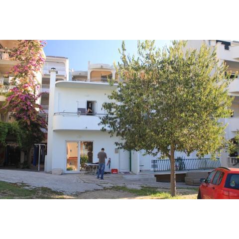 Apartments by the sea Tucepi, Makarska - 8742