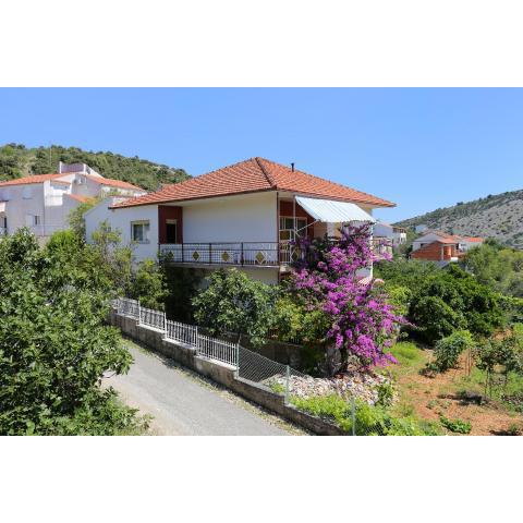 Apartments by the sea Vinisce, Trogir - 10241