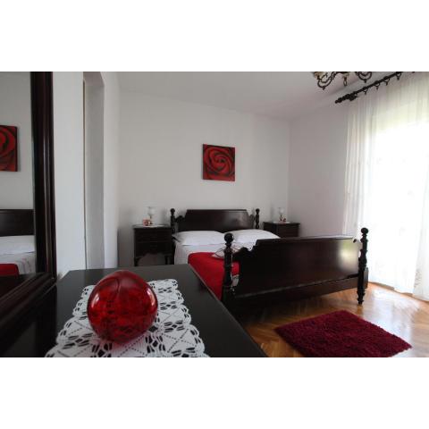 Apartments & Rooms Kresan