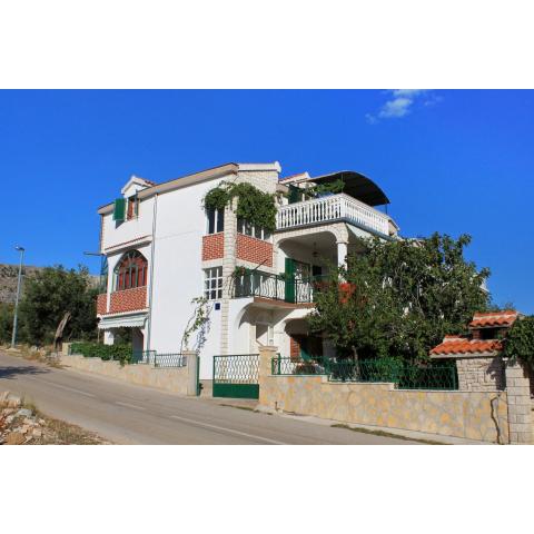 Apartments with a parking space Grebastica, Sibenik - 4252