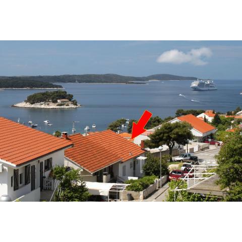 Apartments with a parking space Hvar - 8769