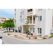 Apartments with a parking space Makarska - 19637