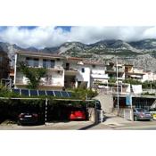 Apartments with a parking space Makarska - 6784