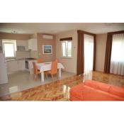 Apartments with balconies and sea view or garden view in Novalja - AE1116