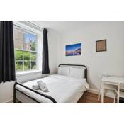 APlaceToStay Central London Apartment, Waterloo (UPT)