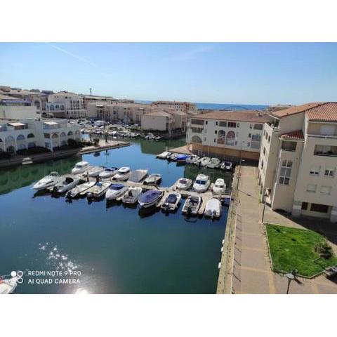 Appartement face à la mer à 200m des plages