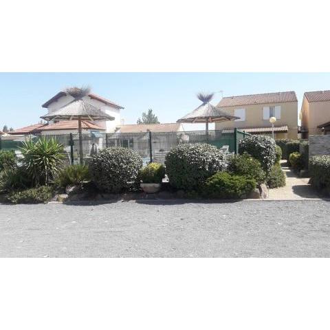 Appartement T2, terrasse, piscine, clim, proche plage