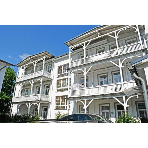 Appartementhaus mit Balkon im Ostseebad Göhren HN