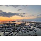 Attico con terrazza sul porticciolo turistico di Vibo Marina