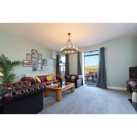 Auckland View - a comfy & spacious 4bed with views