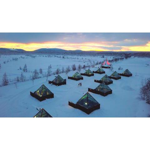 Aurora Pyramid Glass Igloos