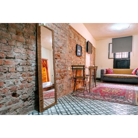 Authentic Flat with Excellent Location in Taksim
