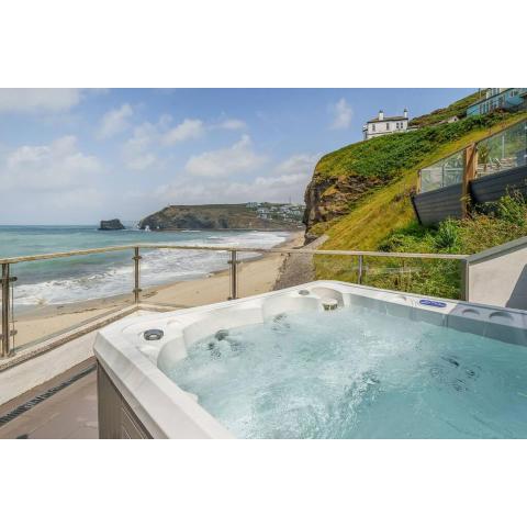 Award Winning 5* BEACH HOUSE! Hot Tub & Fire Pit