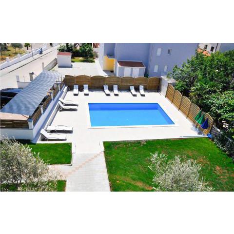 Awesome apartment in Novigrad with 3 Bedrooms, WiFi and Outdoor swimming pool