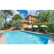 Awesome home in Chiusi with Jacuzzi, Private swimming pool and Outdoor swimming pool