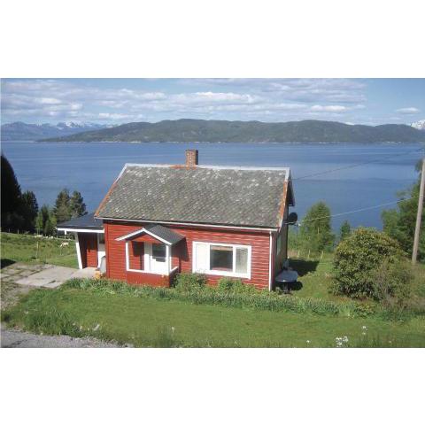 Awesome home in Vgstranda with 2 Bedrooms and WiFi