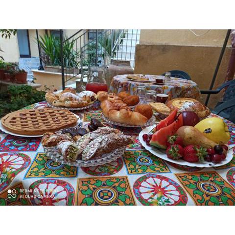 B&B Il Melograno Antico con Terrazza e Giardino