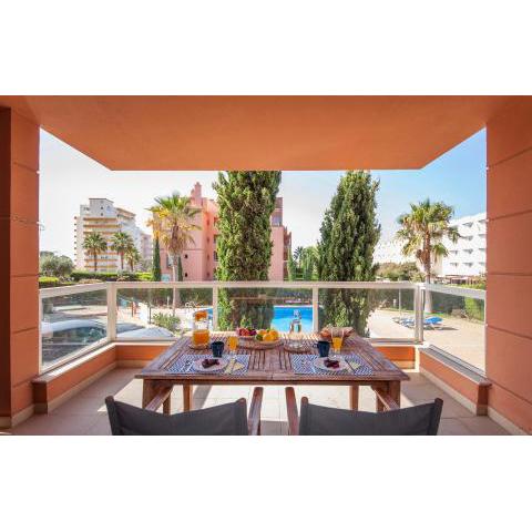 B02 - Fantastic Apartment with Pool