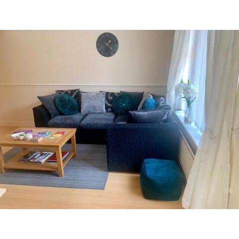 Be My Guest Liverpool - Ground Floor Apartment with Parking