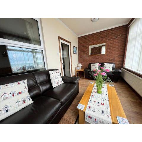 Beach View Apartment - Seafront Luxury Property, Bridlington