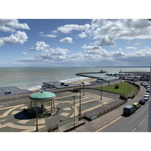 Beach View Apartment - Top floor sea view Ramsgate