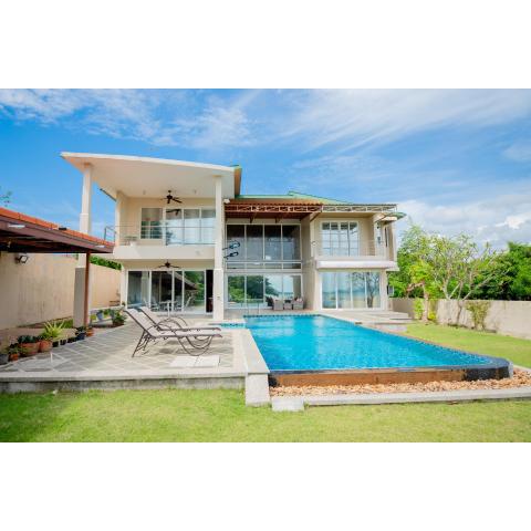 Beachfront Seaview 4 Bedroom Villa With Private Pool