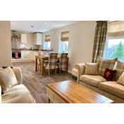 Beautiful 2 Bedroom, 2 Bathroom Flat with Parking.