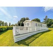 Beautiful 6 Berth Caravan With Decking In Norfolk Ref 89001mv