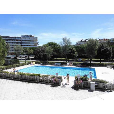 Beautiful Apartment-pool-ac for 4 people