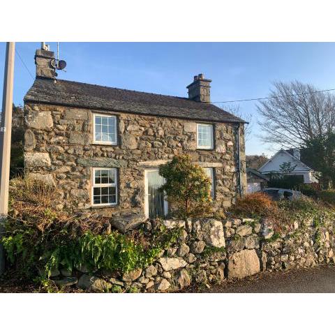 Beautiful Cottage in Llanfair with ocean views