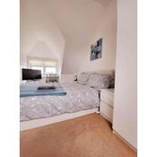 Beautiful Ensuite Beachfront Room Worthing Homestay