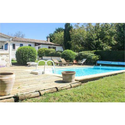 Beautiful home in Atur with Outdoor swimming pool, WiFi and 3 Bedrooms