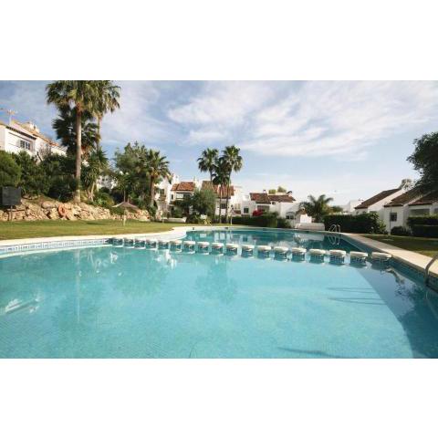 Beautiful home in Estepona with 3 Bedrooms, WiFi and Outdoor swimming pool