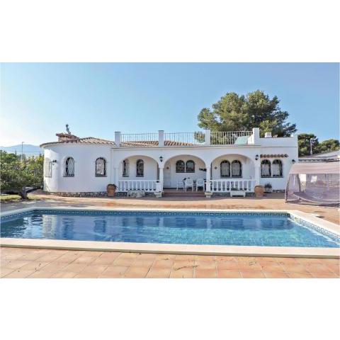 Beautiful home in Miami-Platja with 4 Bedrooms, WiFi and Outdoor swimming pool