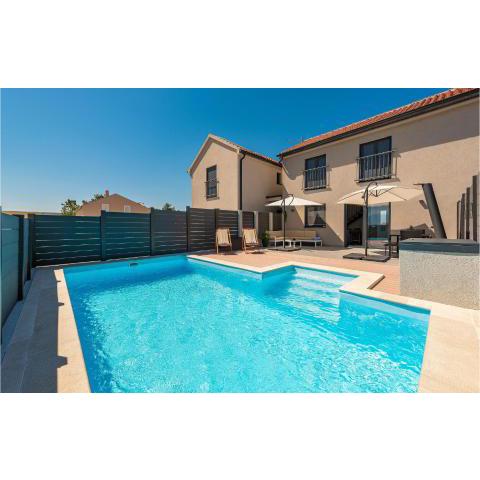 Beautiful home in Nin with Outdoor swimming pool, WiFi and 2 Bedrooms