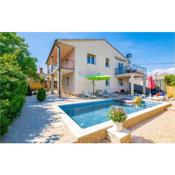 Beautiful home in Peruski with 4 Bedrooms, Outdoor swimming pool and Jacuzzi