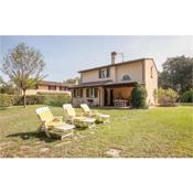 Beautiful home in Pontedera PI with 3 Bedrooms and WiFi