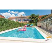 Beautiful home in Rovinj with 2 Bedrooms, WiFi and Outdoor swimming pool