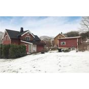 Beautiful home in Valsøyfjord with WiFi and 3 Bedrooms