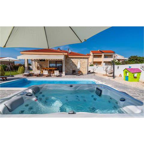 Beautiful home in Vrsi with WiFi, Jacuzzi and Outdoor swimming pool