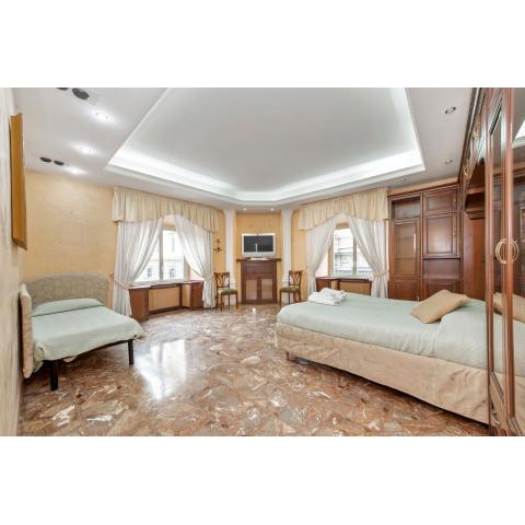 Beautiful Large 3-Bedroom Apartment near Termini