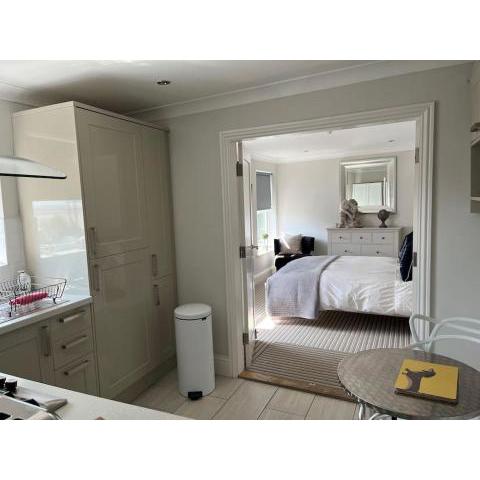 Beautiful Seafront Studio Apartment