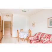 Beautiful Touristic Apartment in front of the Beach Samil 55. 2nd floor.