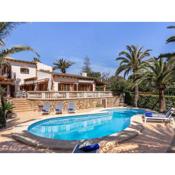 Beautiful villa for 8 people with pool garden terrace with sea views