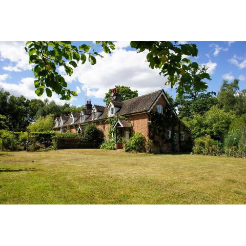 Beeches Cottage - Beautiful Garden - Parking