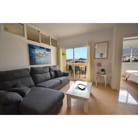 BENAL BEACH, Superb 2 Bedroom 2 Bathroom Beach front Apartment sleeps 6